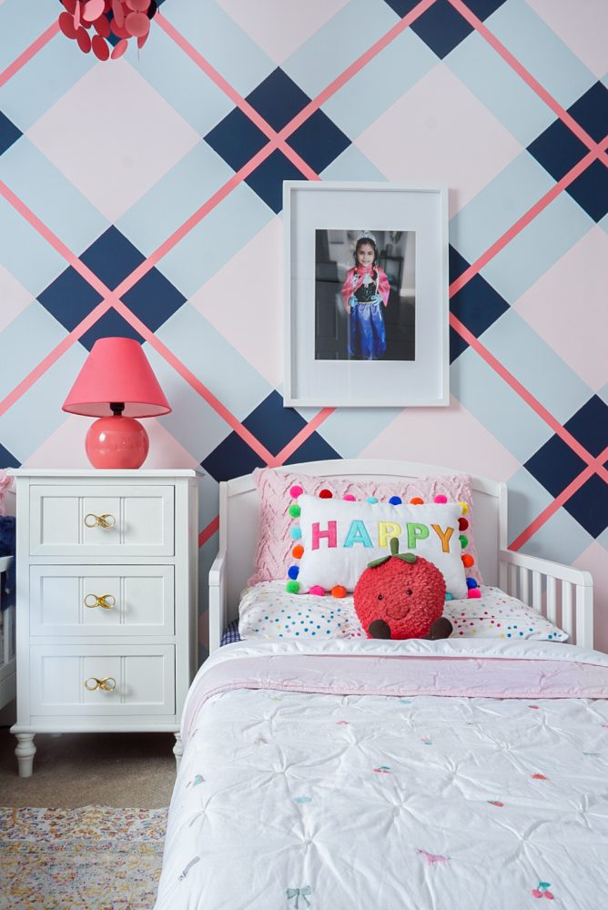 Toddler Bedroom Plaid Wall